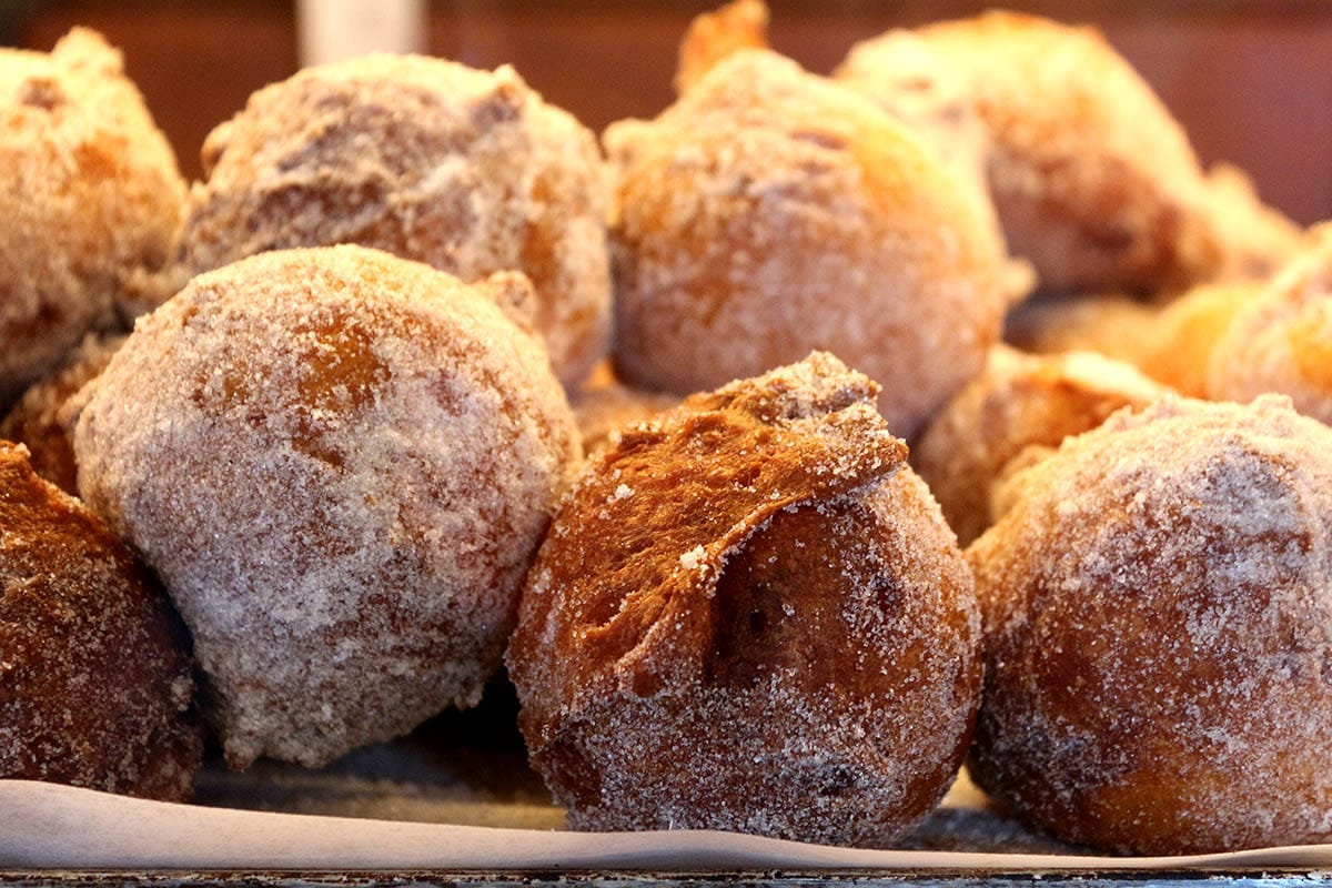 Ý nghĩa của chiếc bánh Oliebollen