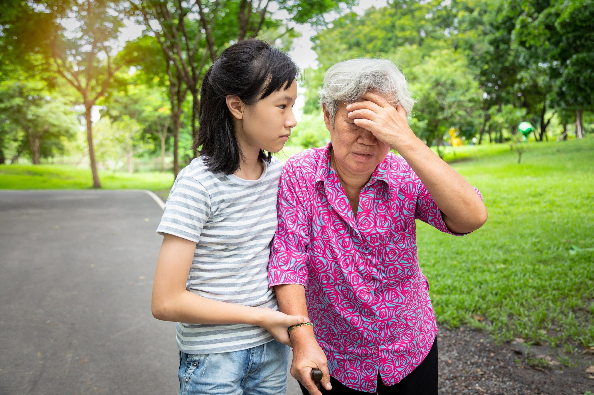 Một đặc điểm chung là cả say nóng và say nắng đều dẫn đến một tình trạng tăng thân nhiệt